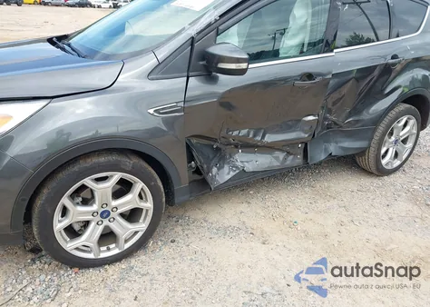 2019 Ford Escape Titanium z USA, uszkodzony, nr VIN 1FMCU0J99KUC17133